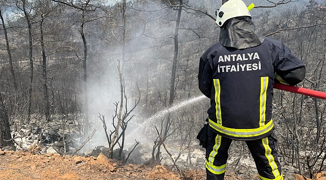 Büyükşehir İtfaiyesi Marmaris yangınında aktif görev alıyor