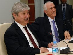 Akaydın öğrencilerle buluştu
