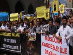 Alanya'da Yabancılar Mısır ve Suriye İçin Dua Etti