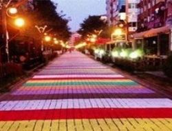 Antalya'da Merdivenler Renkleniyor