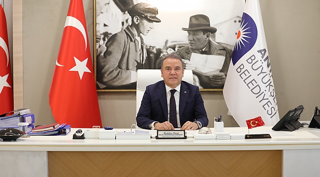 BAŞKAN BÖCEK, KADINLARIN GÜNÜNÜ KUTLADI