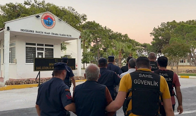 Antalya Balıkçı Barınağı'nda 'rüşvet' operasyonu: 7 gözaltı