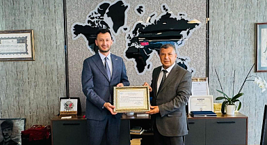 Gökhan Karabulut'a Kadın İstihdamına Teşekkür Plaketi