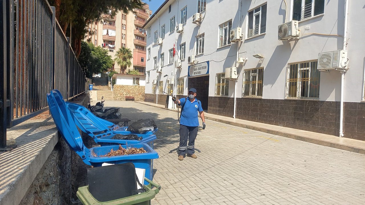 Büyükşehir ekipleri okulları yeni eğitim dönemine hazırlıyor