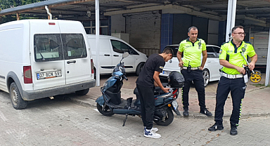 Antalya'da motosikletler çarpıştı: 3 yaralı