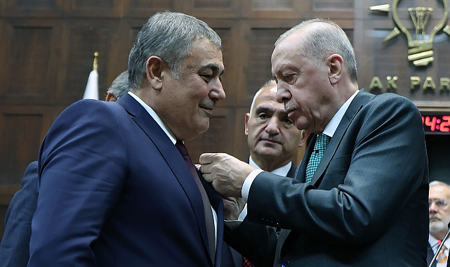 CHP’den istifa eden Aksu Belediye Başkanı Yıldırım AK Parti’ye katıldı