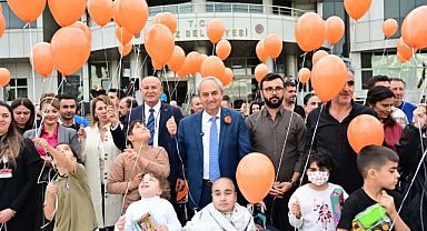 Kepez’de lösemiye karşı turuncu umutlar gökyüzüne yükseldi