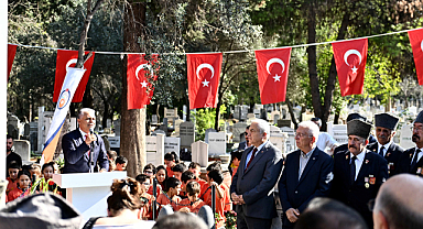 Topçu Yüzbaşı Mustafa Ertuğrul Aker, anıt mezarında anıldı