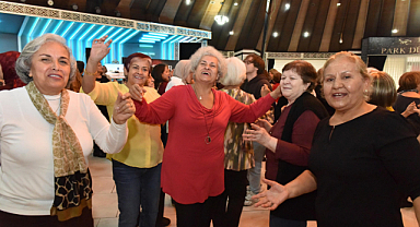 Kepez’den Tazelenme Üniversitesi öğrencilerine kadınlar matinesi