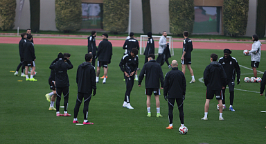 Beşiktaş, devre arası çalışmalarını Antalya'da sürdürüyor