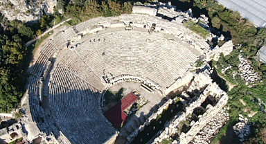 Myra'da kazılar özel mülkiyet sınırlarında ilerliyor