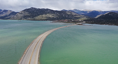 Sel suları altında kalan Antalya-Konya kara yolu yeniden ulaşıma açıldı