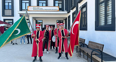  5 ülkeden 97 öğrenci mehter marşlarıyla karşılandı