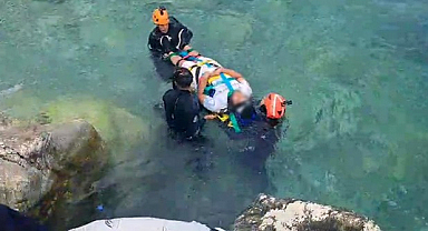 Kayalıklardan düşerek yaralanan şahıs için ekipler alarma geçti