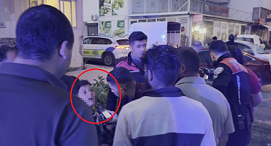 Kazada hafif yaralanan küçük kardeşleri kimse ikna edemedi