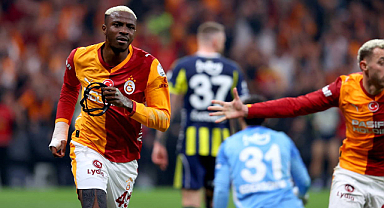 Puan farkı 7'ye çıktı! Dev derbide kazanan Galatasaray
