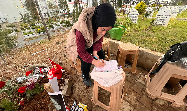 Saldırıda can veren çocukların mezarlarına bırakılan notlar duygulandırdı