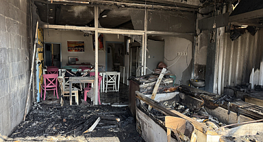 Serik'te balıkçı dükkanı çıkan yangında kullanılamaz hale geldi