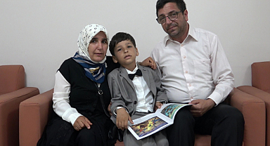6 yaşındaki otizmli anaokulu öğrencisi hayal dünyasını hikaye kitabına dönüştürdü