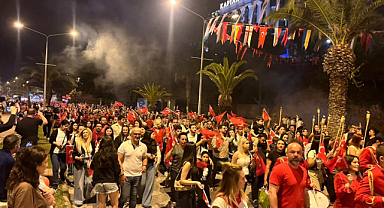 Alanya'da fener alayı ve Ceza konseriyle 19 Mayıs kutlaması