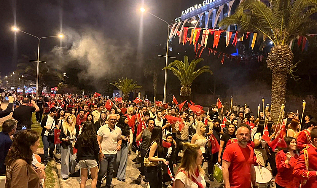 Alanya'da fener alayı ve Ceza konseriyle 19 Mayıs kutlaması