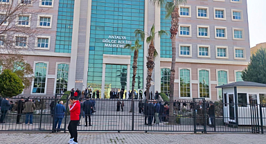Antalya Büyükşehir Belediyesine yönelik rüşvet soruşturmasında 41 sanık yeniden hakim karşısında