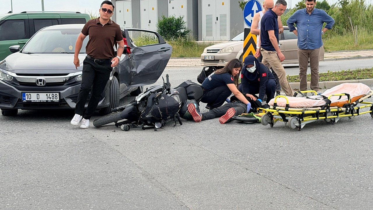 Antalya'da otomobil ile motosiklet çarpıştı