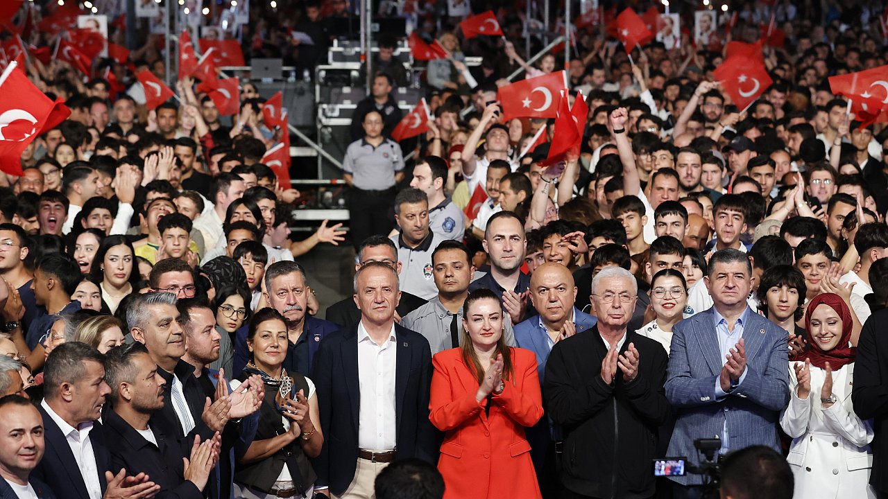 Büşra Özdemir: