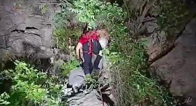 Gezmek için gittikleri Gizli koyda kaybolan 2 kişi JAK timlerince kurtarıldı