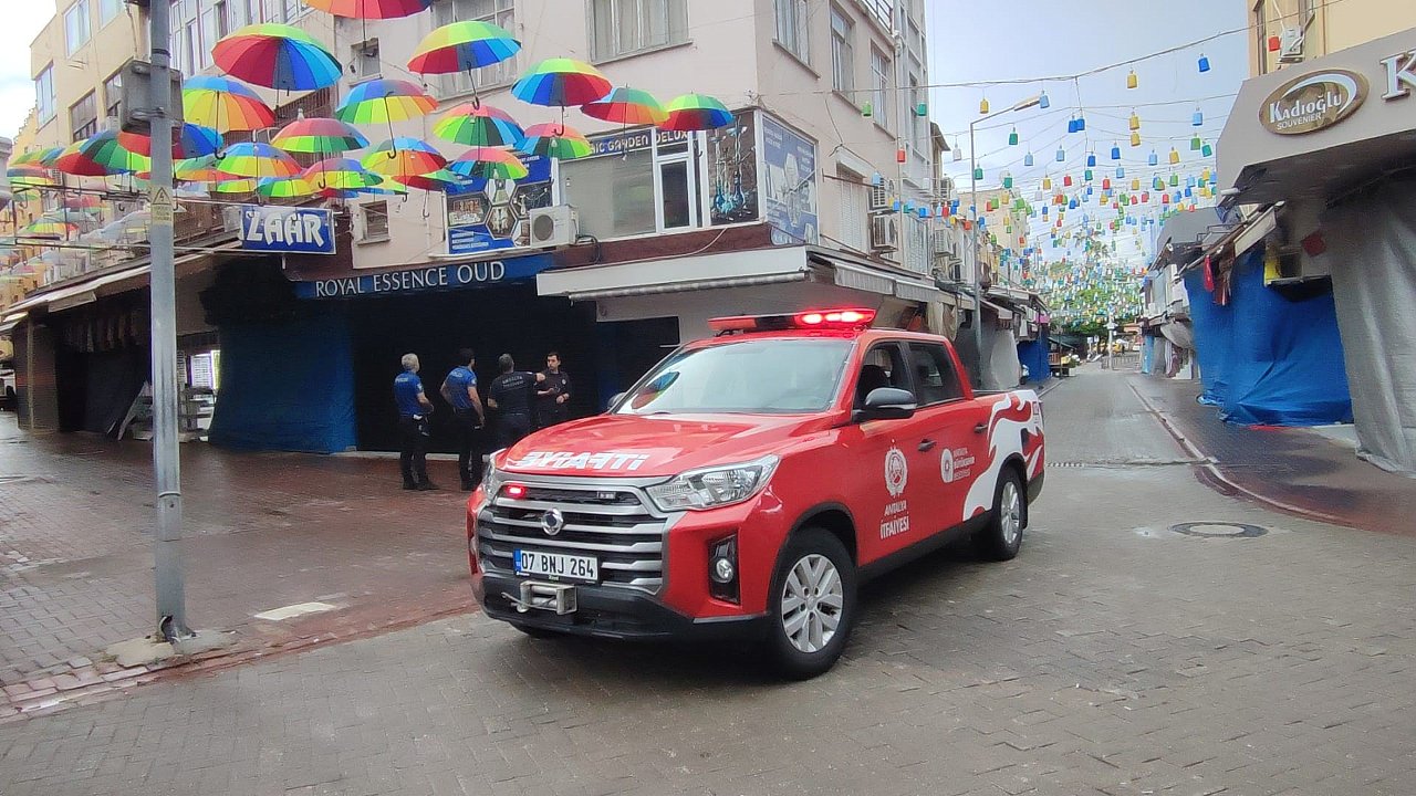 İş yerinden çıkan dumanlar itfaiyeyi alarma geçirdi