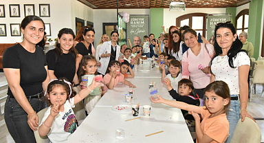 Kepez'de anne ve çocuklar renkli mum atölyesine katıldı