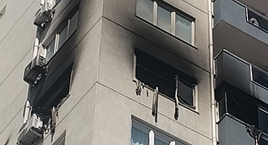 Oyun oynarken yakılan mum daireyi küle çevirdi