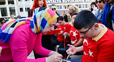 Özel bireyler bir günlüğüne asker oldu