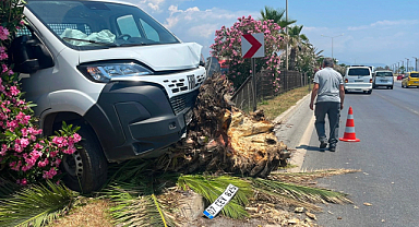 Alanya'da kamyonet ile çarpışan motosikletin genç sürücü hayatını kaybetti