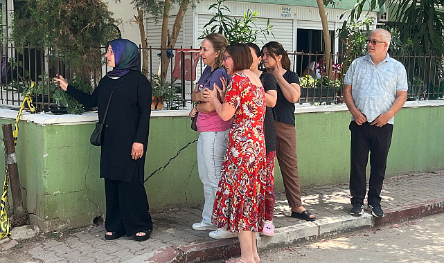 Öğretmen çiftin evinden çıkan cenazeler gözyaşları arasında morga kaldırıldı