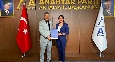 Betül Kesekler Anahtar Parti Konyaaltı İlçe Başkanlığı'na Atandı