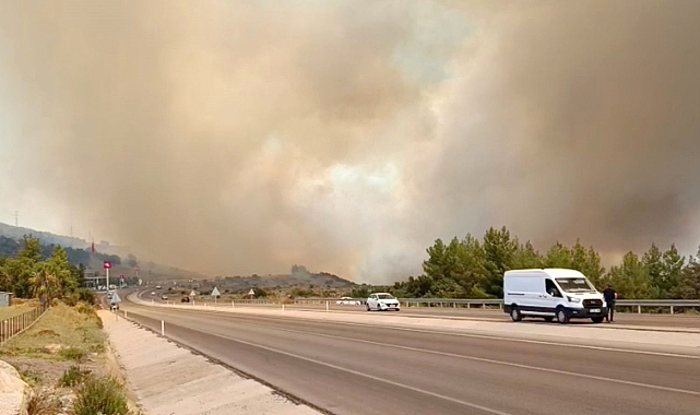 Kumluca-Kemer karayolunda trafik kontrollü olarak açıldı