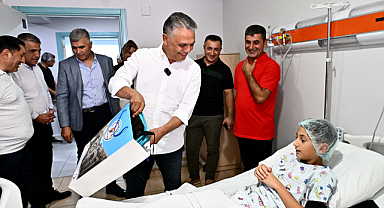 Başkan Uysal’dan sünnet olan çocuklara ziyaret