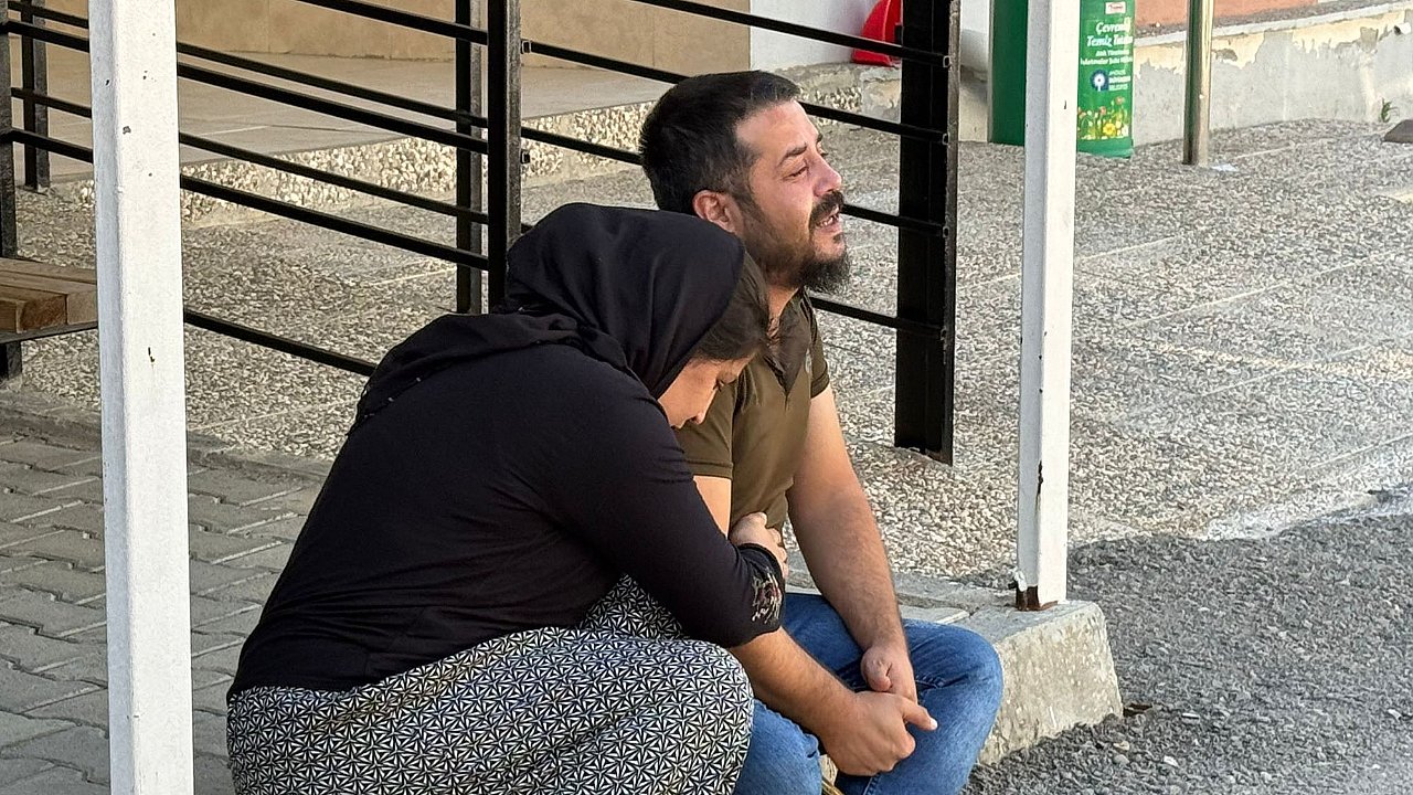 Bebeğinin cenazesini gözyaşları arasında teslim aldı