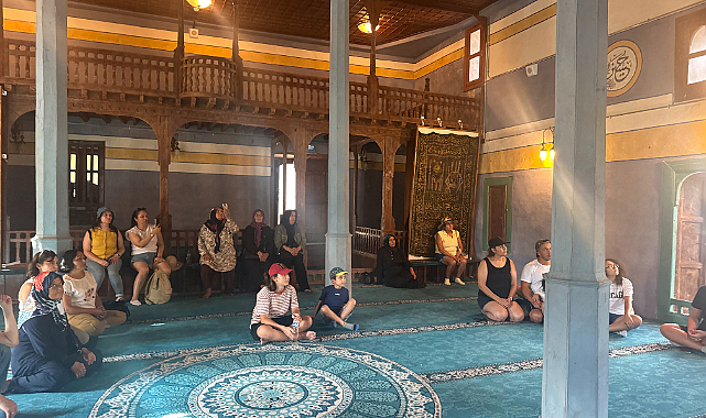 Betonsuz köy turistlerin gözdesi oldu