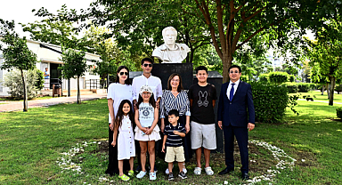 Cengiz Aytmatov’un oğlu ünlü yazarın daha önce yayımlanmamış çalışmalarını Antalya'daki kütüphaneye bağışladı