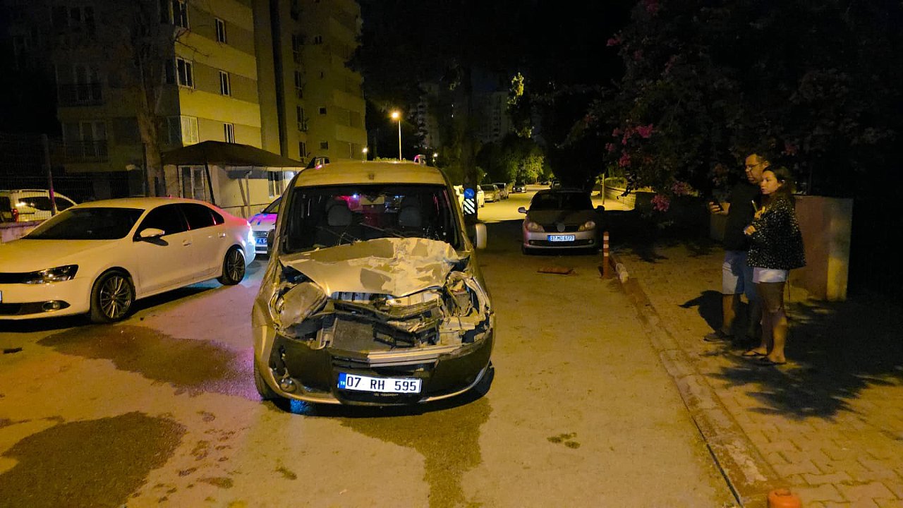 Takla atan araç park halindeki 4 araca çarptı
