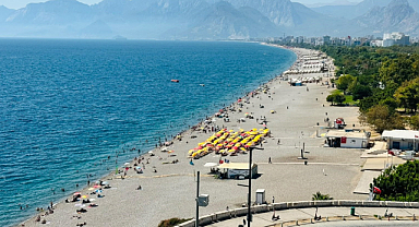 Antalya sahillerinde okul öncesi yoğunluğu