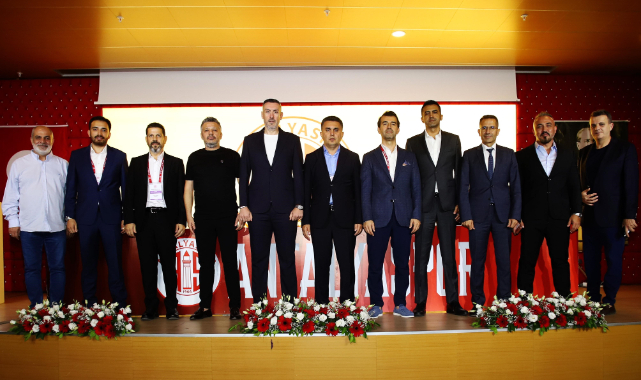 Antalyaspor A.Ş.'de yeni yönetim kurulu göreve geldi