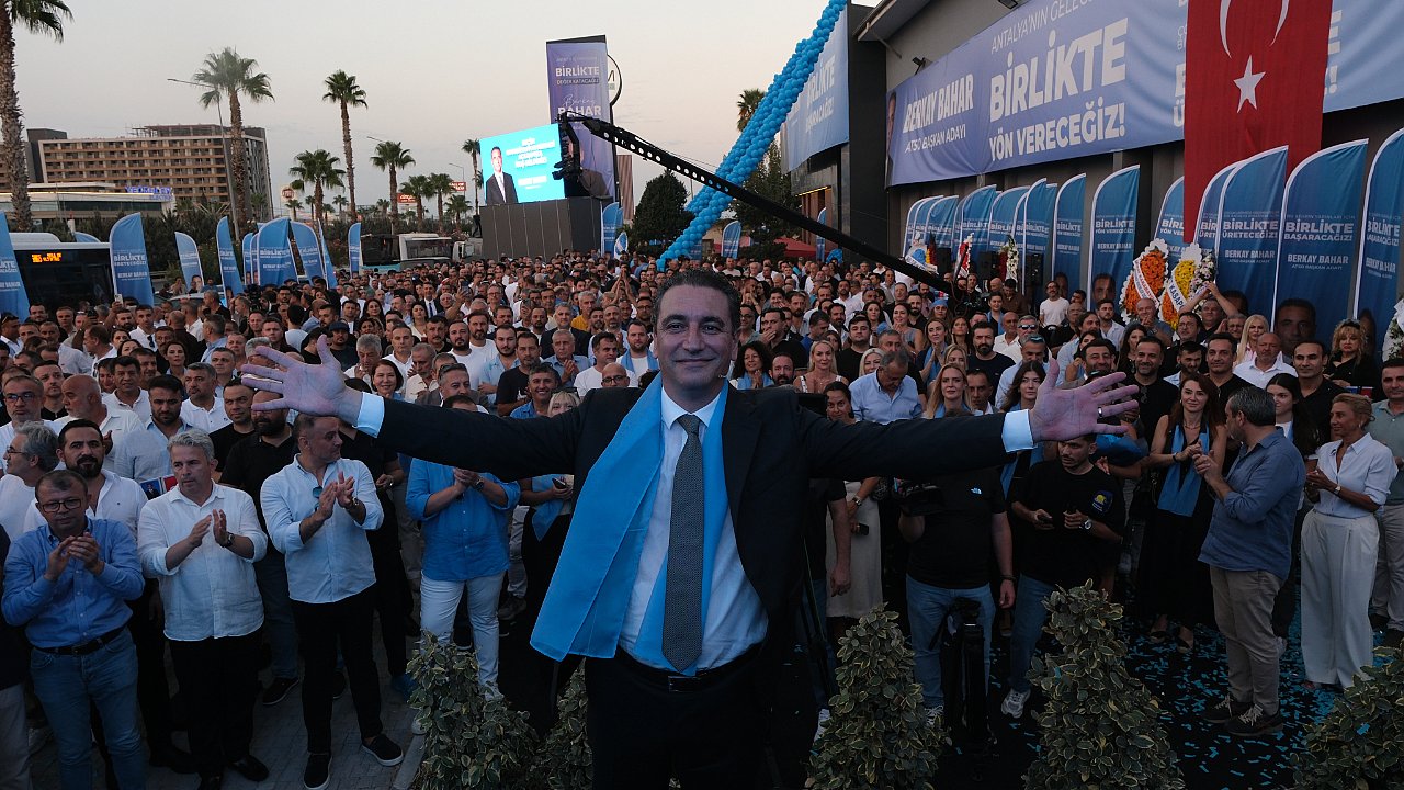 Berkay Bahar’ın Seçim Ofisi Açılışına Antalya İş Dünyasından Yoğun İlgi