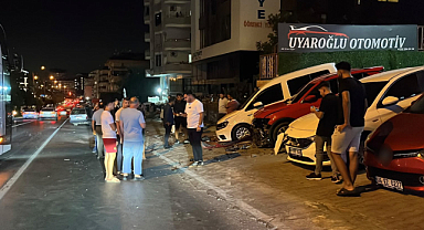 Kontrolden çıkıp savrulan Fiat Tofaş, oto galerideki araçlara çarparak durabildi
