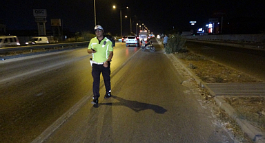 Manavgat'ta motosiklet yayaya çarptı