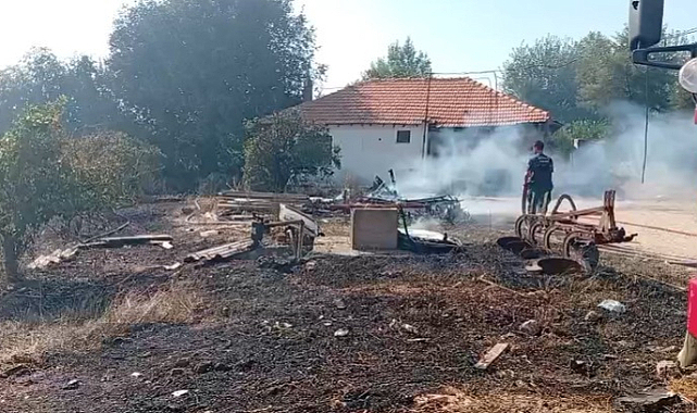Serik'te çıkan yangında biber serası zarar gördü