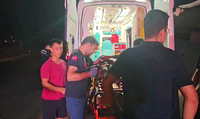 Yağmur suyu tahliye kanalına düşen minibüsteki turist yaralandı